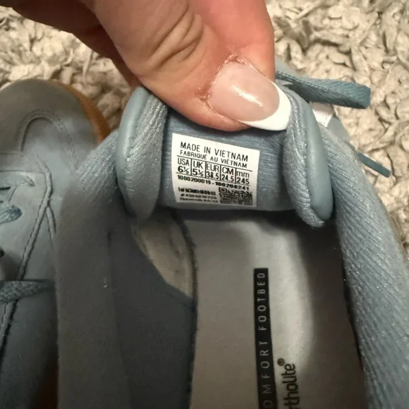 Reebok Womens Blue Sneakers - Picture 7 of 10